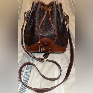 Vintage Authentic Dooney & Bourke Tassle Crossbody Bucket Bag